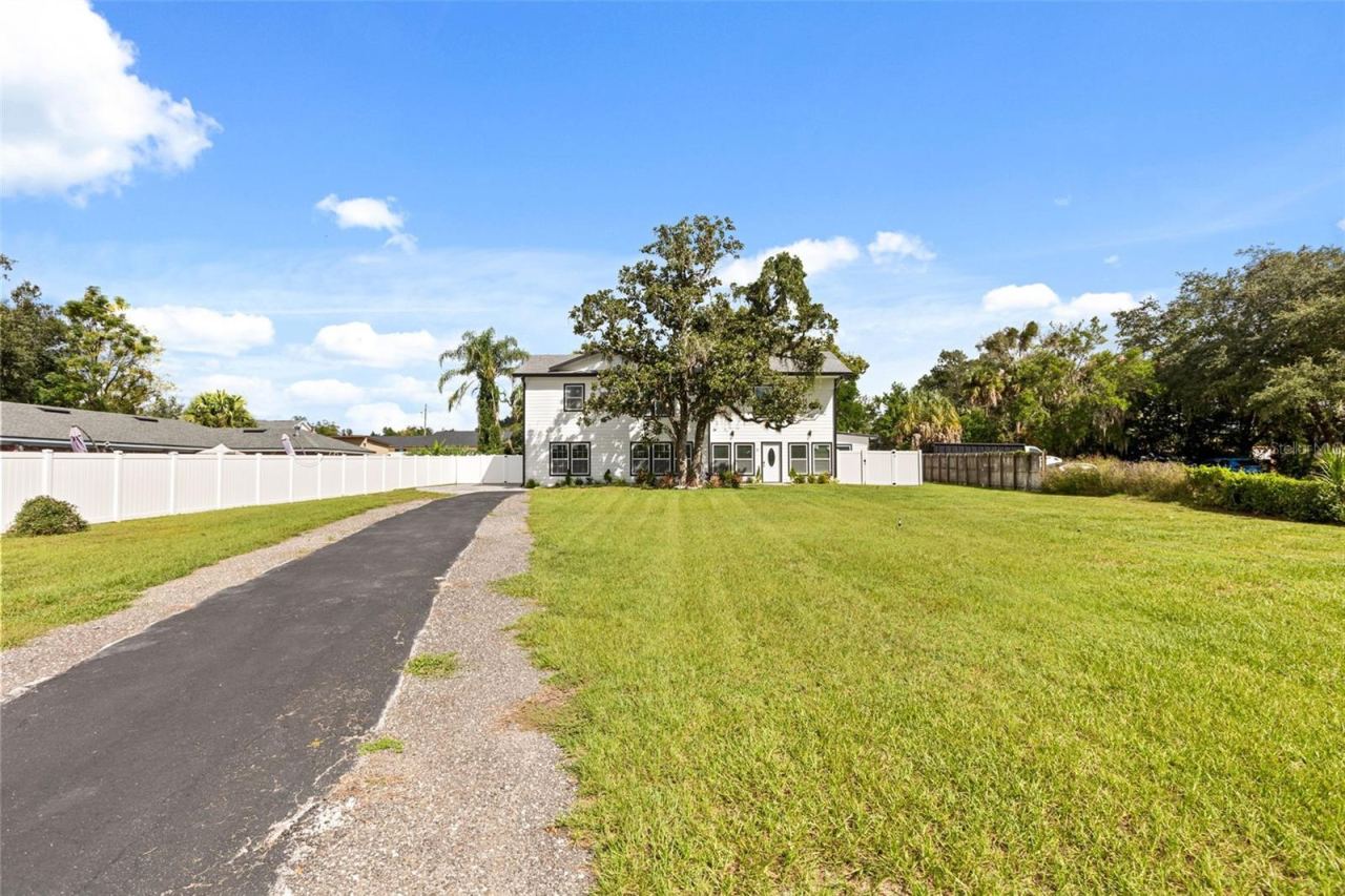 Photo 3 of 15 E Laurel St, Apopka, FL 32703