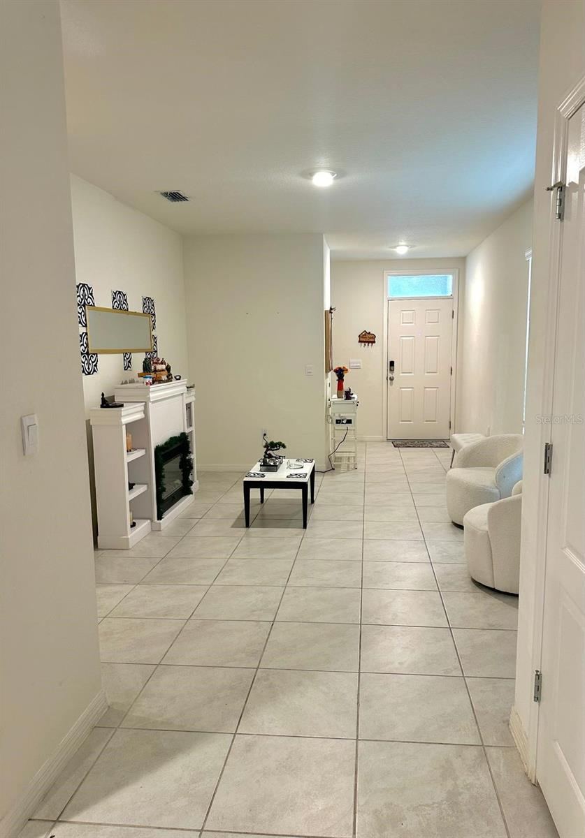 Photo 4 of 1716 Bent Branch Ave, Deland, FL 32720