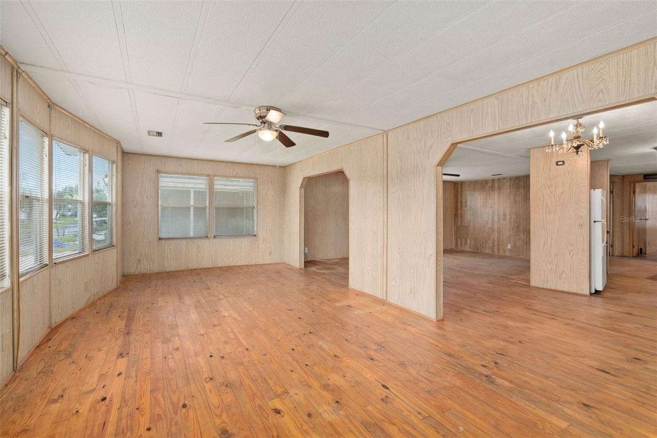 Photo 5 of 137 Pine Tree Dr, Debary, FL 32713