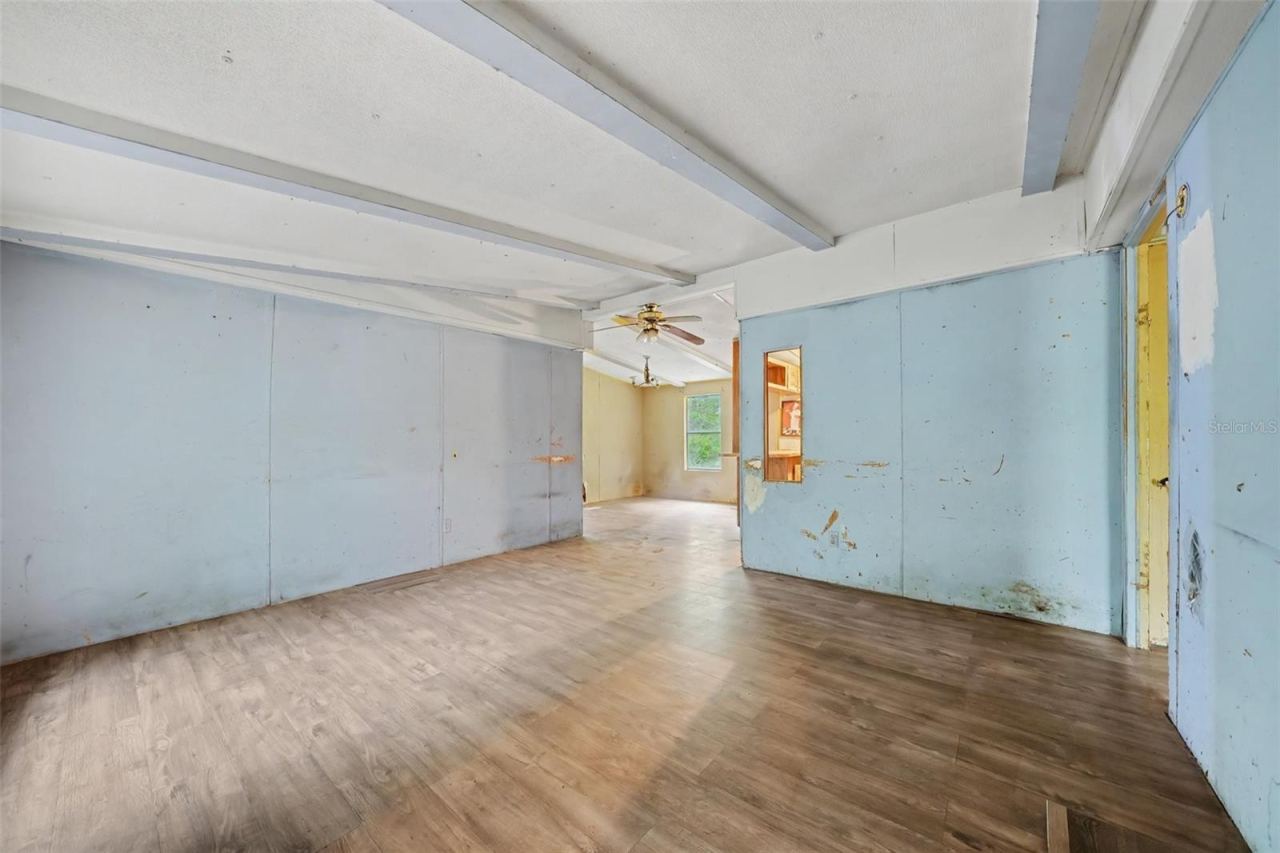 Photo 5 of 114 Shady Oak Dr, Satsuma, FL 32189