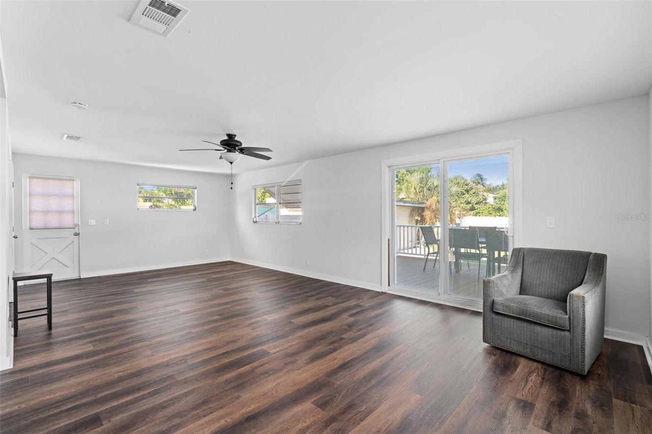 Photo 5 of 231 N Ridgewood Ave, Ormond Beach, FL 32174