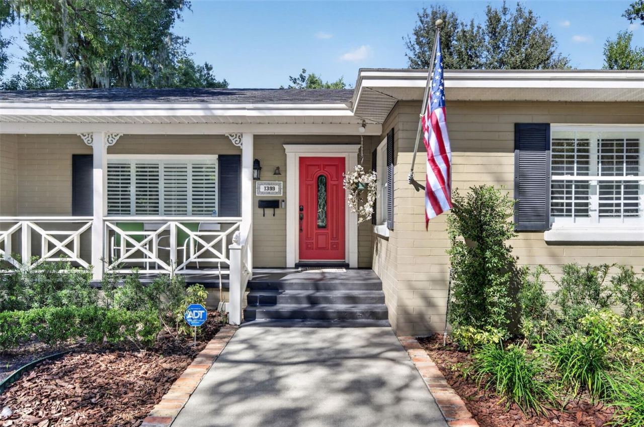 Photo 2 of 1399 Aloma Ave, Winter Park, FL 32789