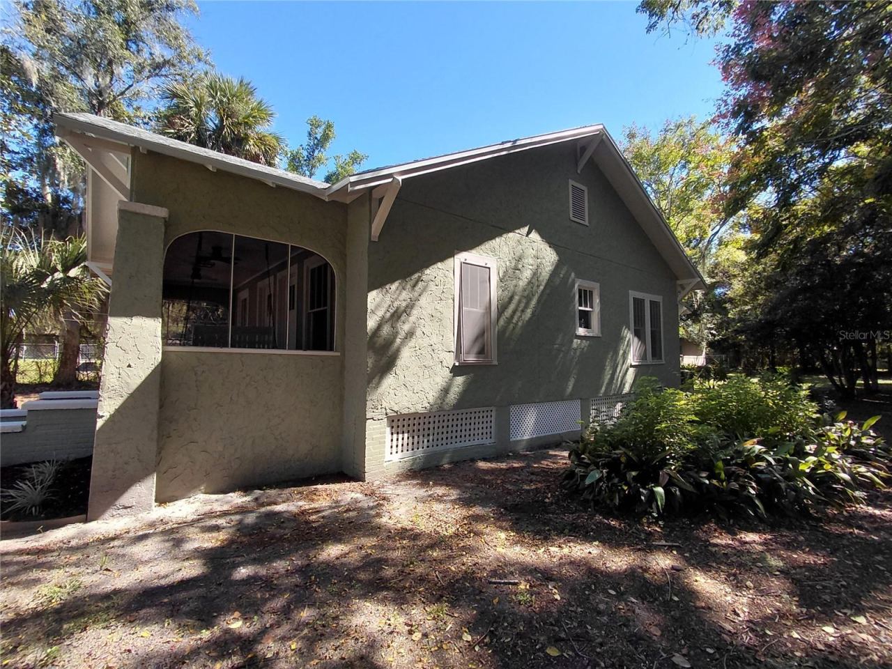 Photo 5 of 532 E Rich Ave, Deland, FL 32724