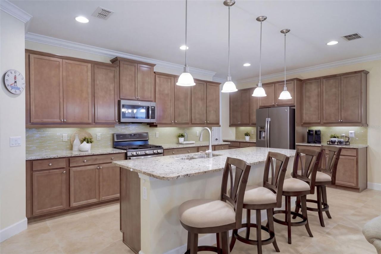 Photo 5 of 1233 Eggleston Drive, Deland, FL 32724