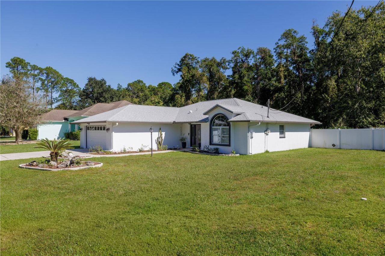 Photo 2 of 42 Zaun Trl, Palm Coast, FL 32164