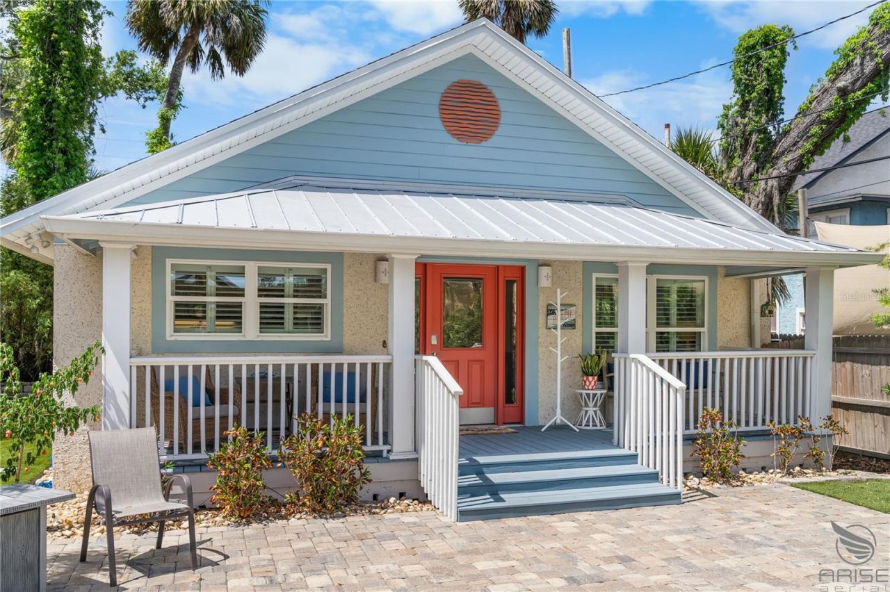 Photo 4 of 305 Live Oak, New Smyrna Beach, FL 32168