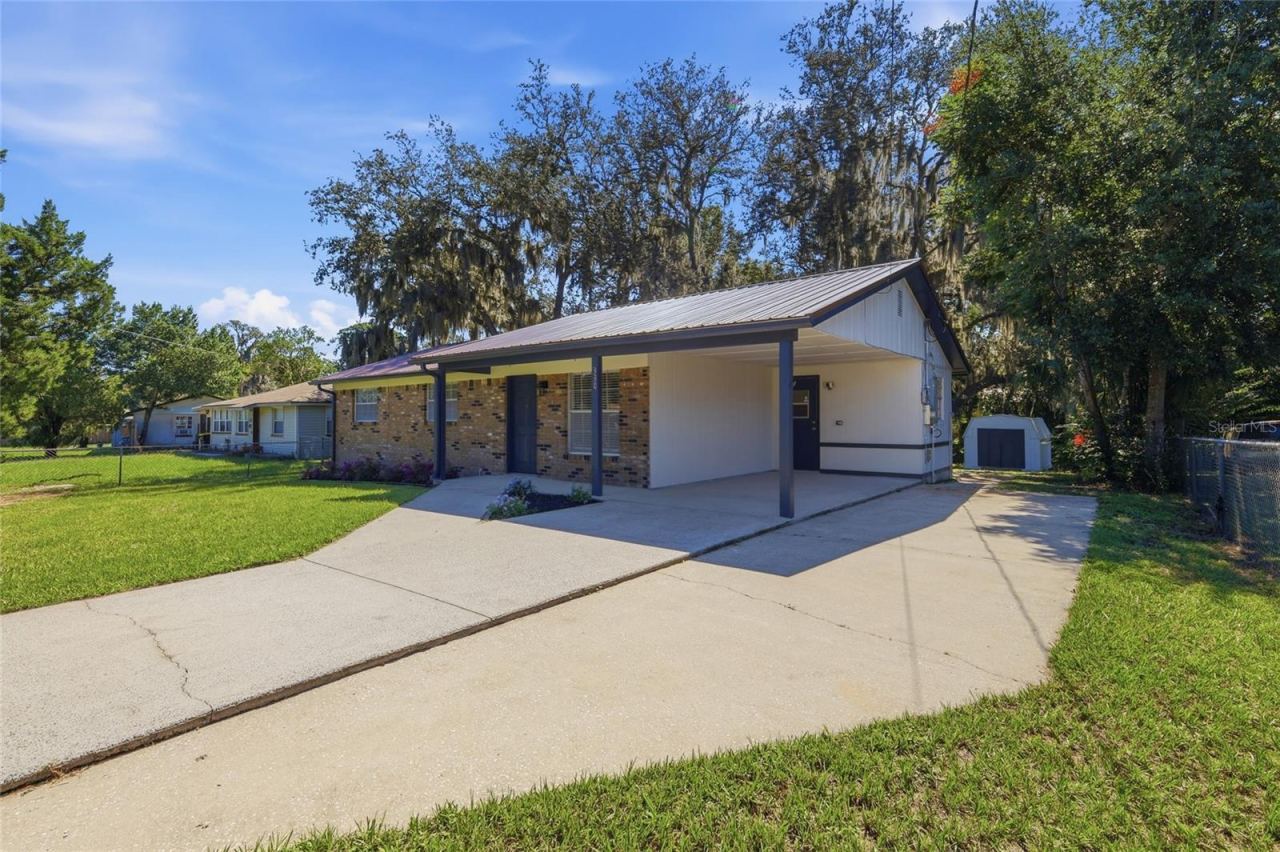 Photo 4 of 330 Brooklyn Ave, Orange City, FL 32763