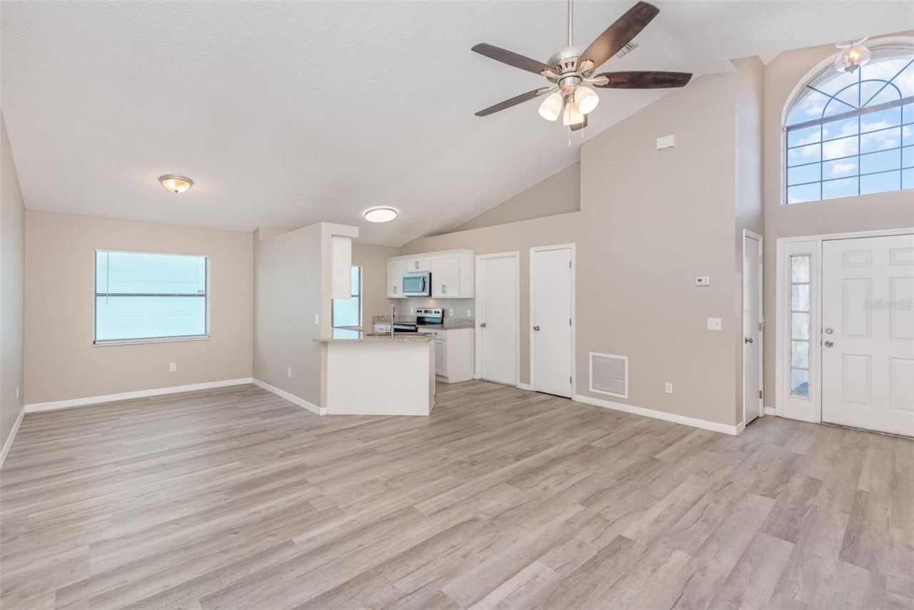 Photo 4 of 3846 Long Grove Ln, Port Orange, FL 32129