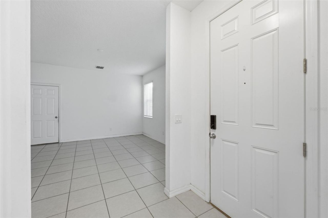 Photo 5 of 1161 Presidential Ln, Apopka, FL 32703