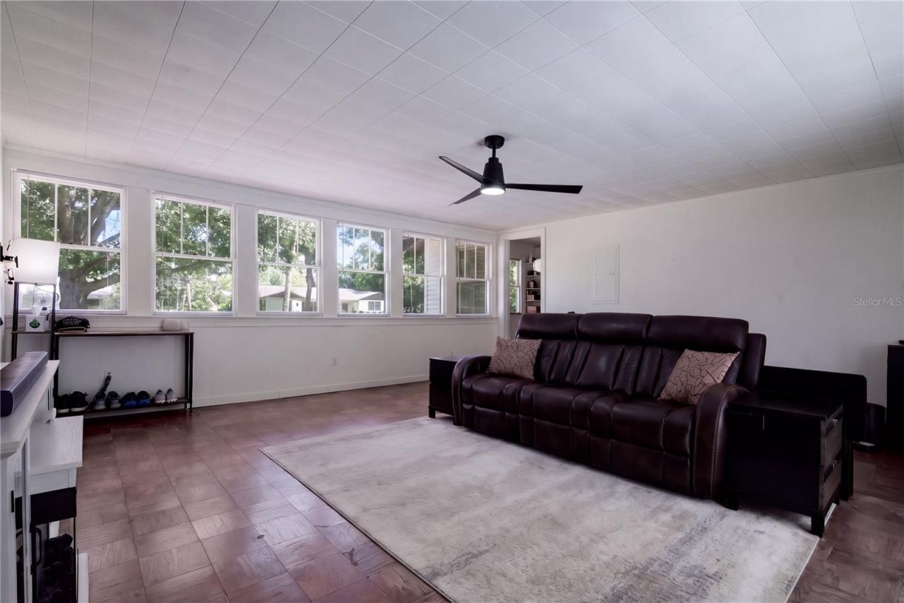 Photo 5 of 467 S Carpenter Ave, Orange City, FL 32763