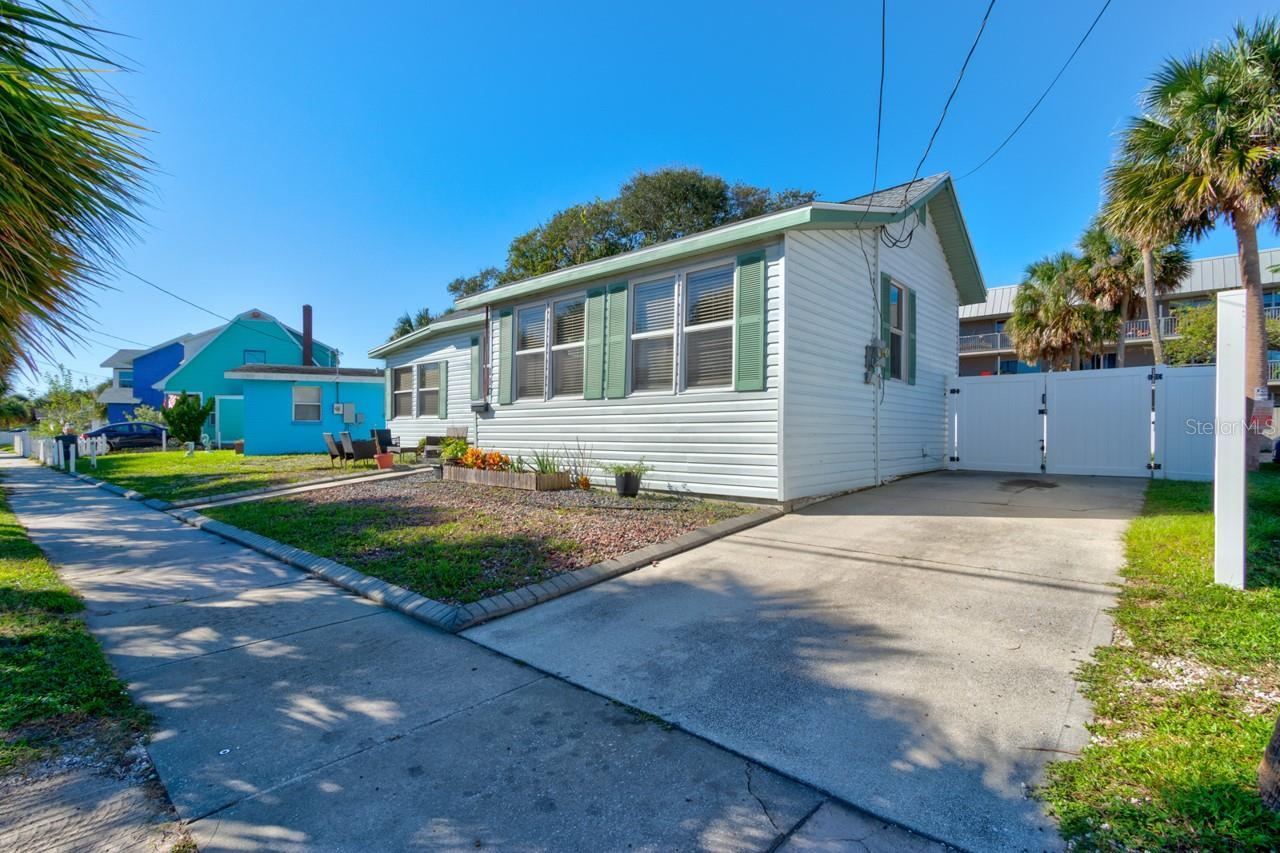 Photo 5 of 110 S Hollywood Ave, Daytona Beach, FL 32118