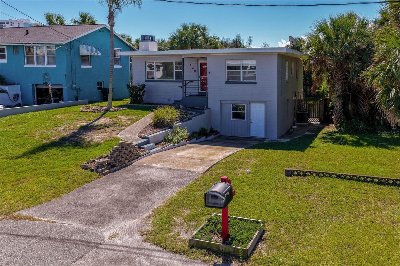 Photo 4 of 128 Minerva Rd, Daytona Beach, FL 32118