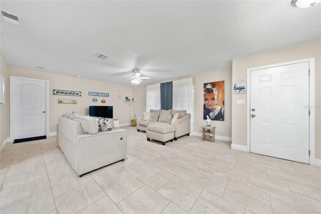 Photo 5 of 12131 Agana St, Orlando, FL 32837