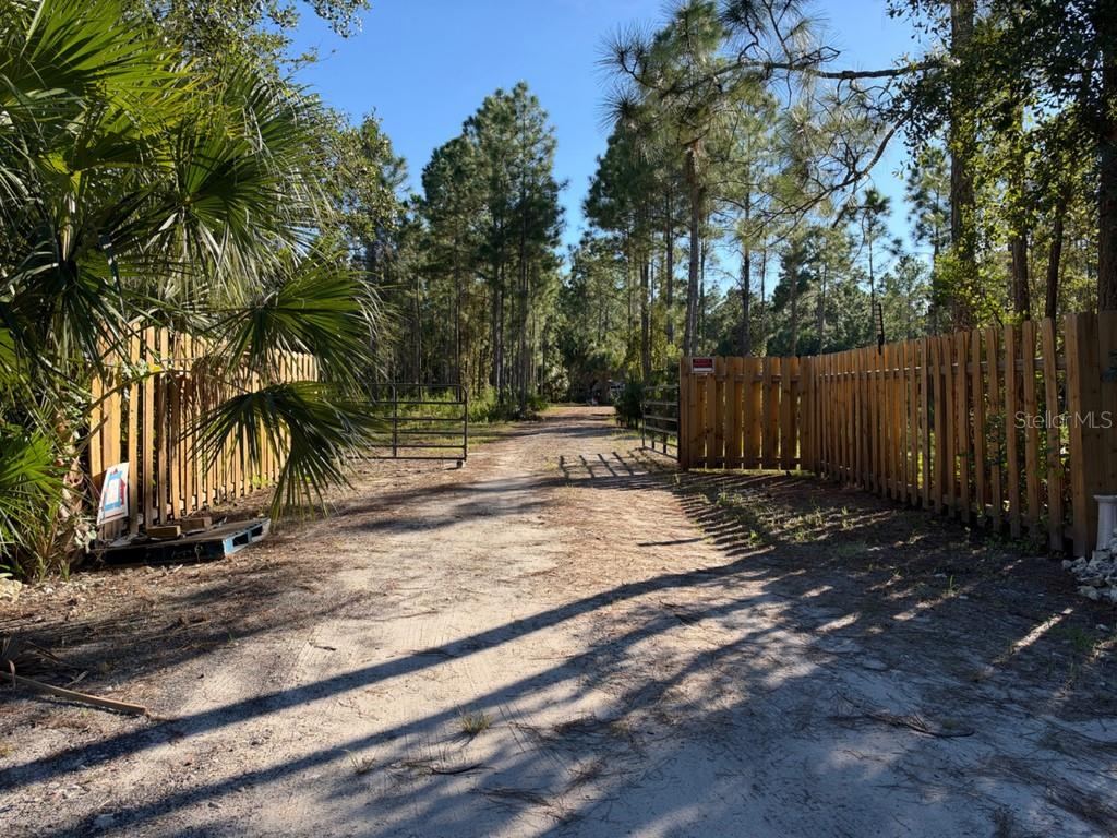 Photo 4 of 8961 Freedom Rd, Mims, FL 32754