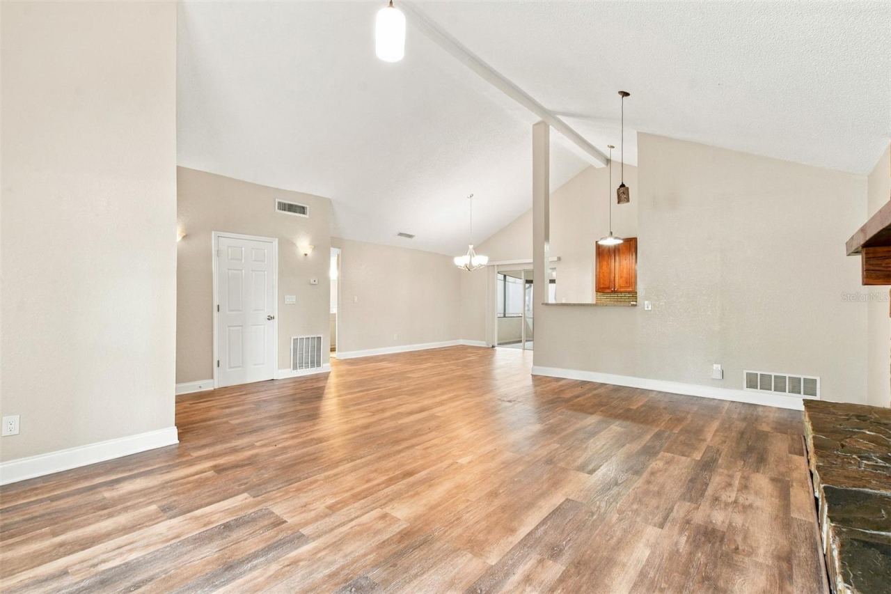 Photo 4 of 1582 Darlington Ave, Deltona, FL 32725