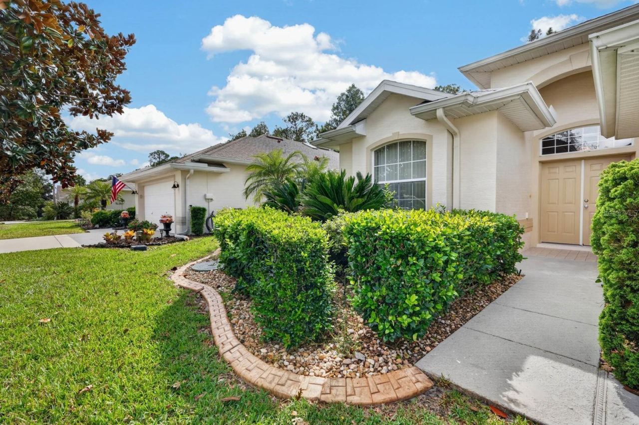 Photo 3 of 142 Raintree Cir, Palm Coast, FL 32164