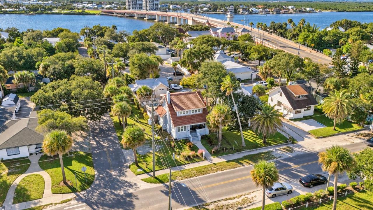 Photo 2 of 110 S Peninsula Ave, New Smyrna Beach, FL 32169