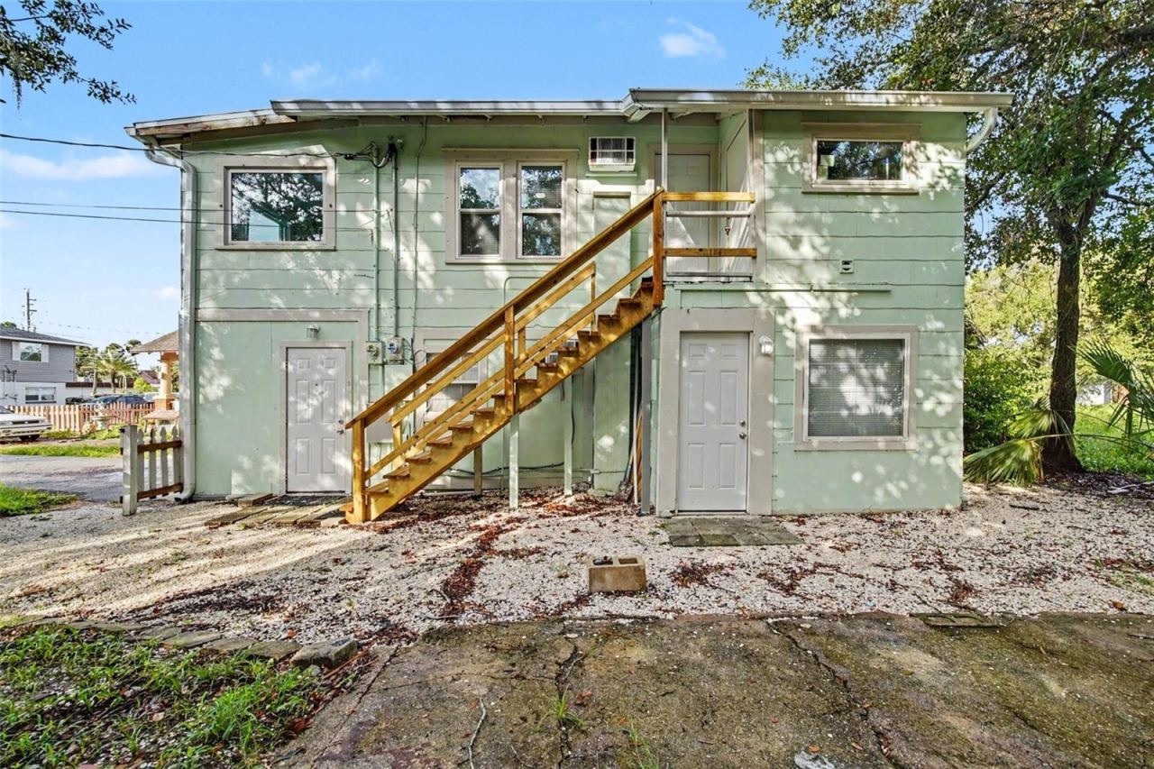 Photo 4 of 224 Kingston Ave, Daytona Beach, FL 32114