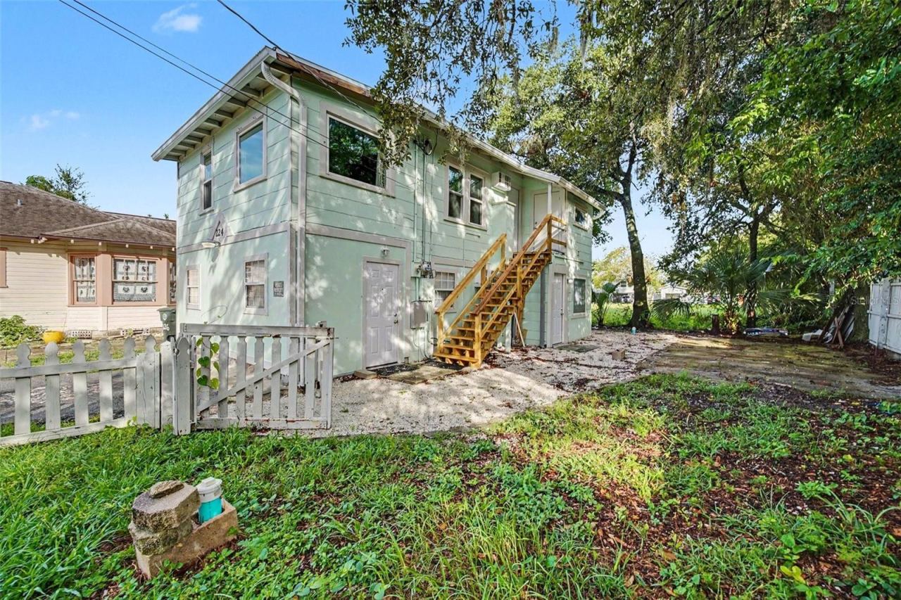 Photo 5 of 224 Kingston Ave, Daytona Beach, FL 32114
