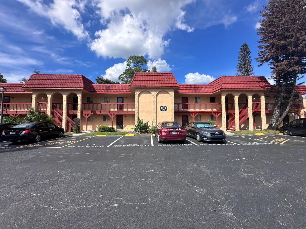 Photo 2 of 2854 N Powers Dr #102, Orlando, FL 32818