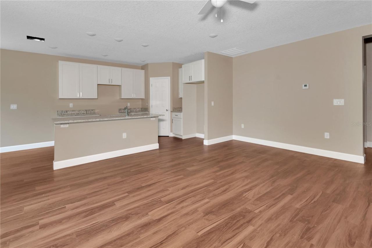Photo 5 of 114 S Grove St, Deland, FL 32724