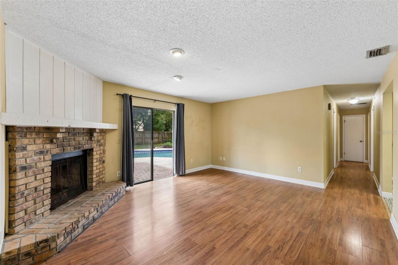 Photo 4 of 2528 Canterclub Trl, Apopka, FL 32712