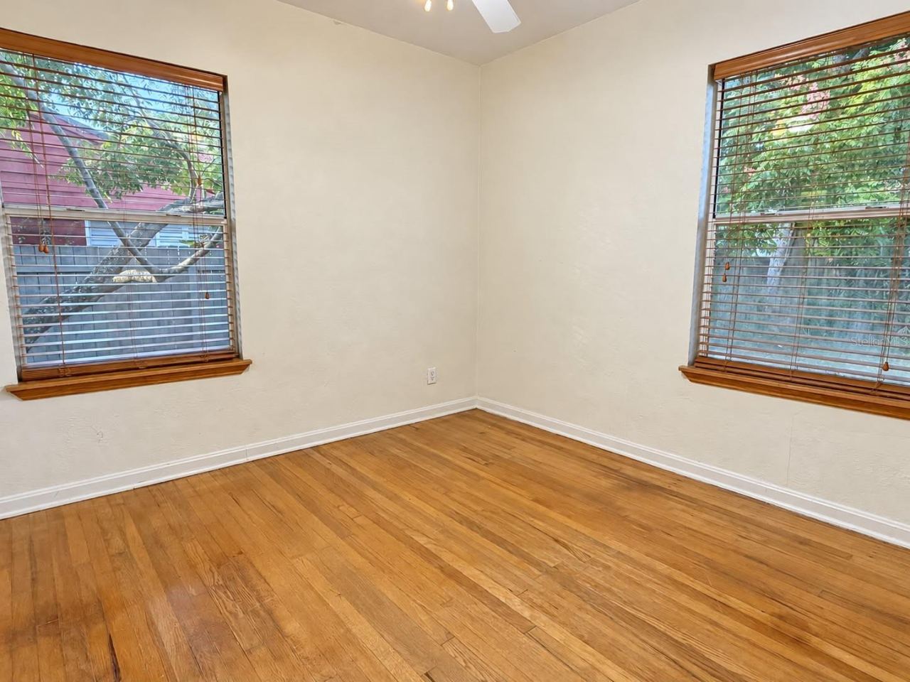 Photo 4 of 1637 Crestwood Dr, Orlando, FL 32804
