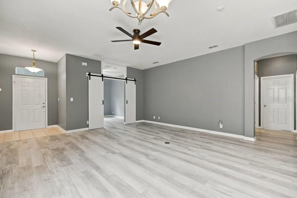 Photo 5 of 109 Wethersfield Ct, Deland, FL 32724