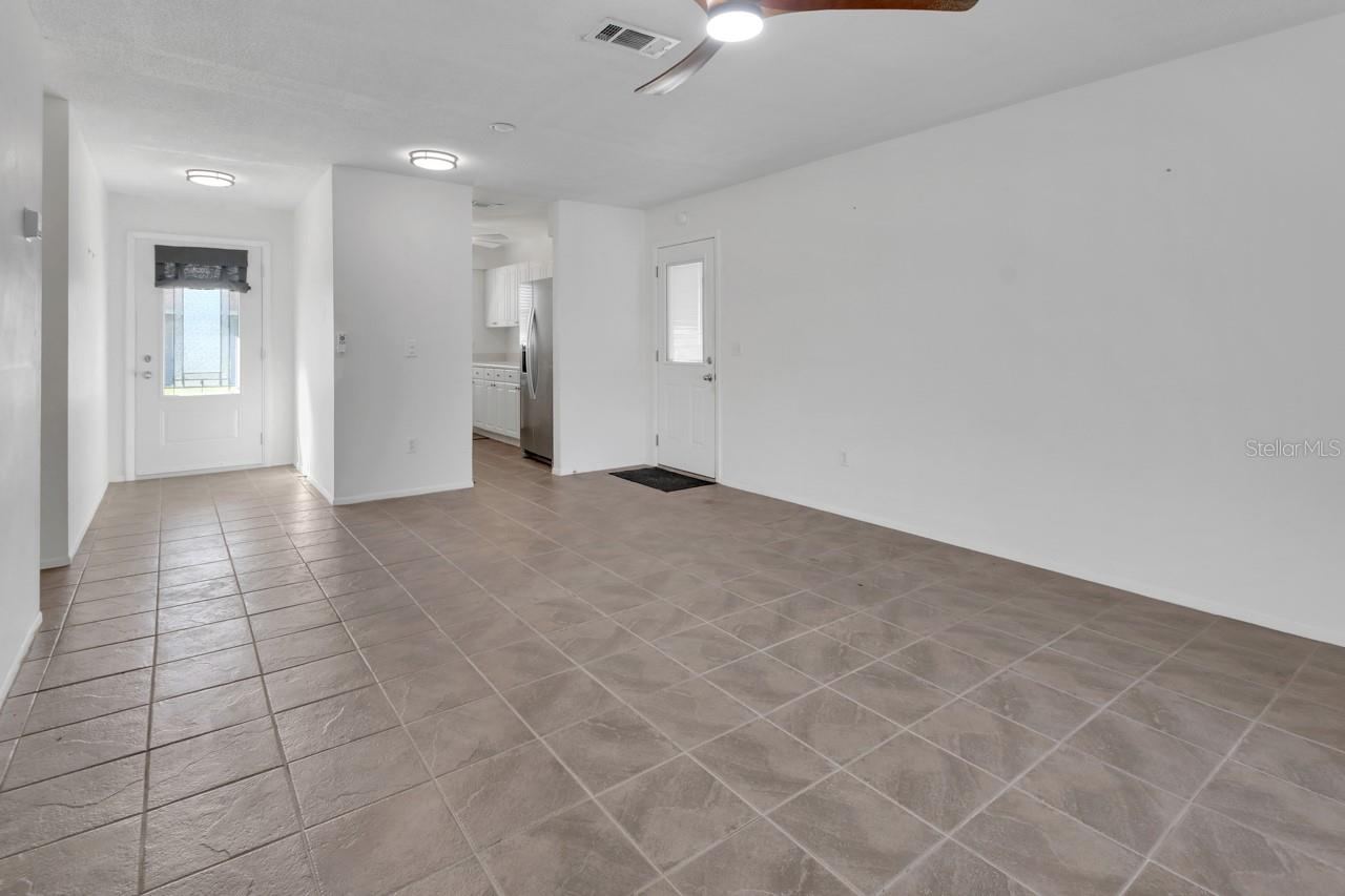 Photo 5 of 205 Elmwood Ave #220, Deland, FL 32724