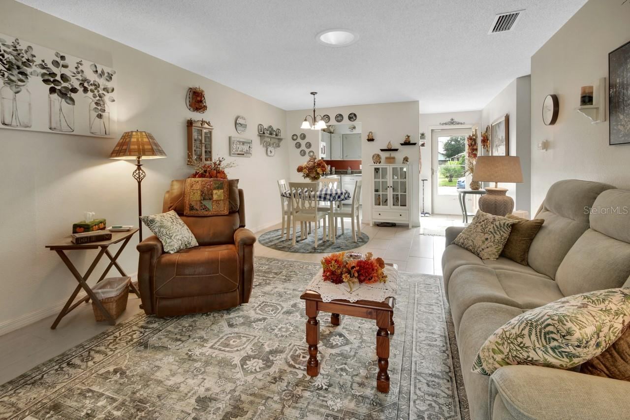 Photo 4 of 713 E Michigan Ave #b, Deland, FL 32724