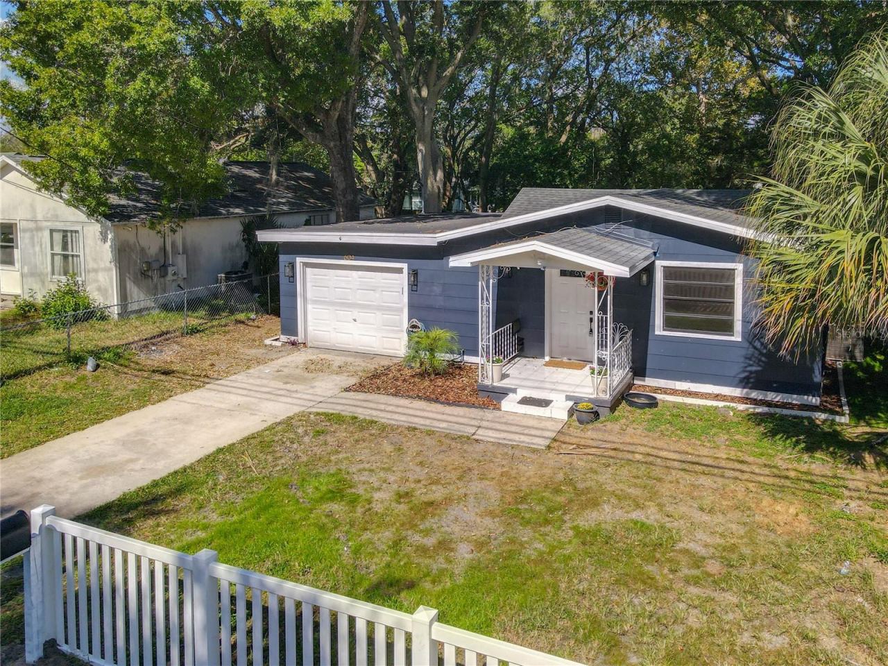 Photo 4 of 604 6th St, Holly Hill, FL 32117