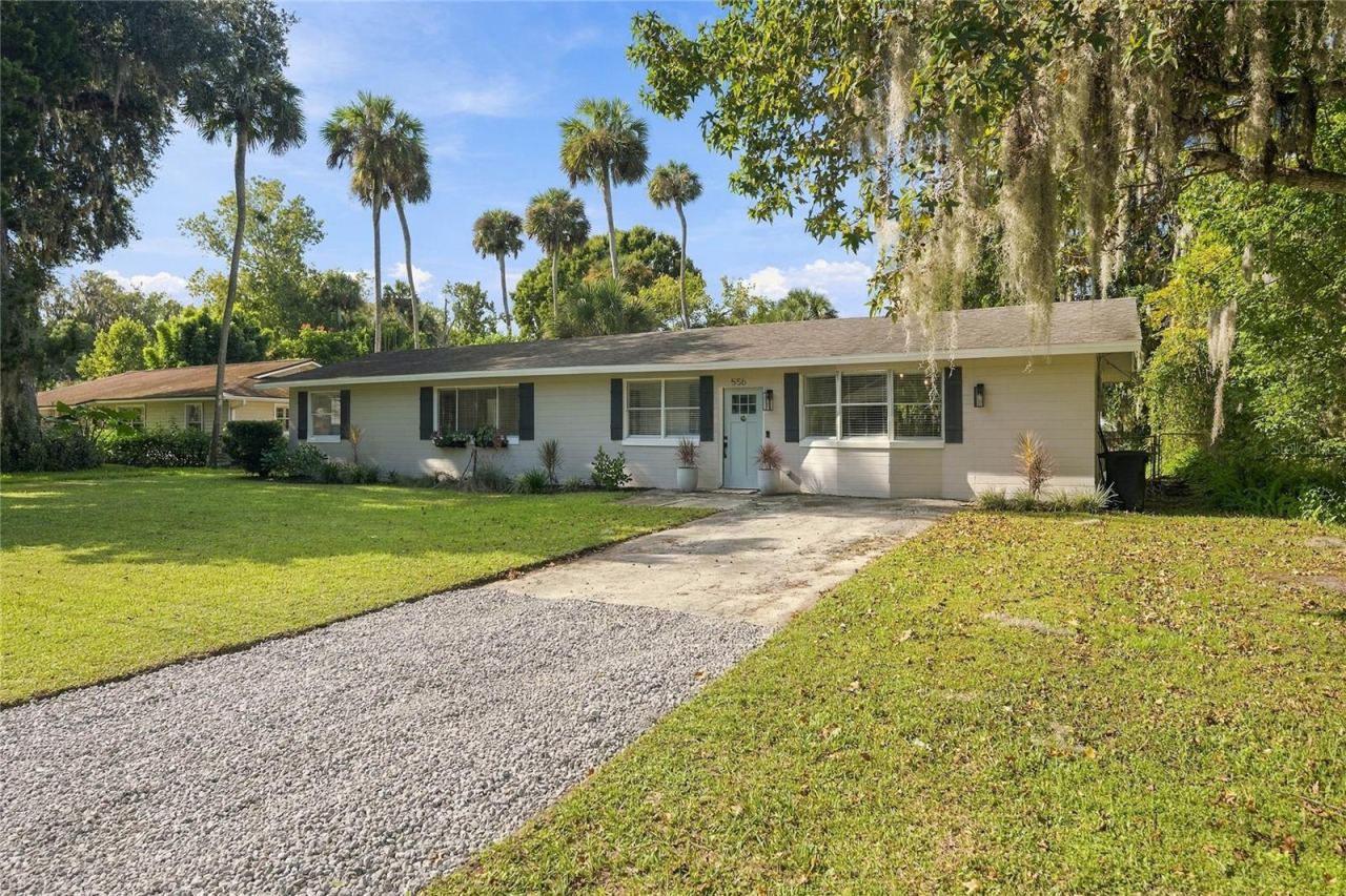 Photo 2 of 556 Oliver Dr, New Smyrna Beach, FL 32168