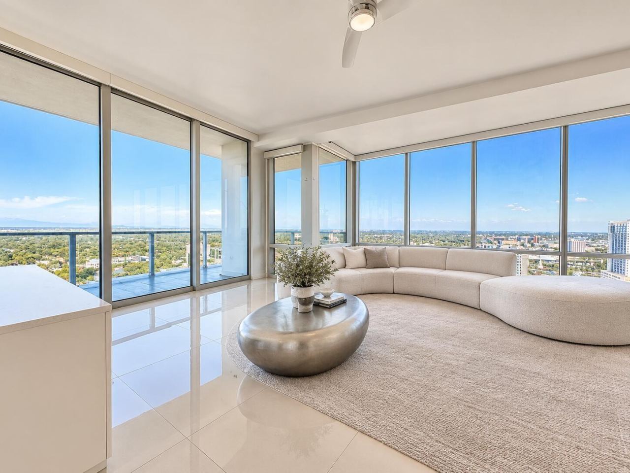 Photo 5 of 150 E Robinson St #29b, Orlando, FL 32801