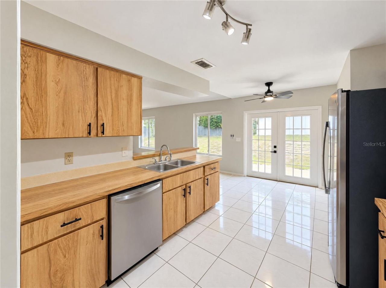 Photo 2 of 1572 Deerfield Ave, Deltona, FL 32725