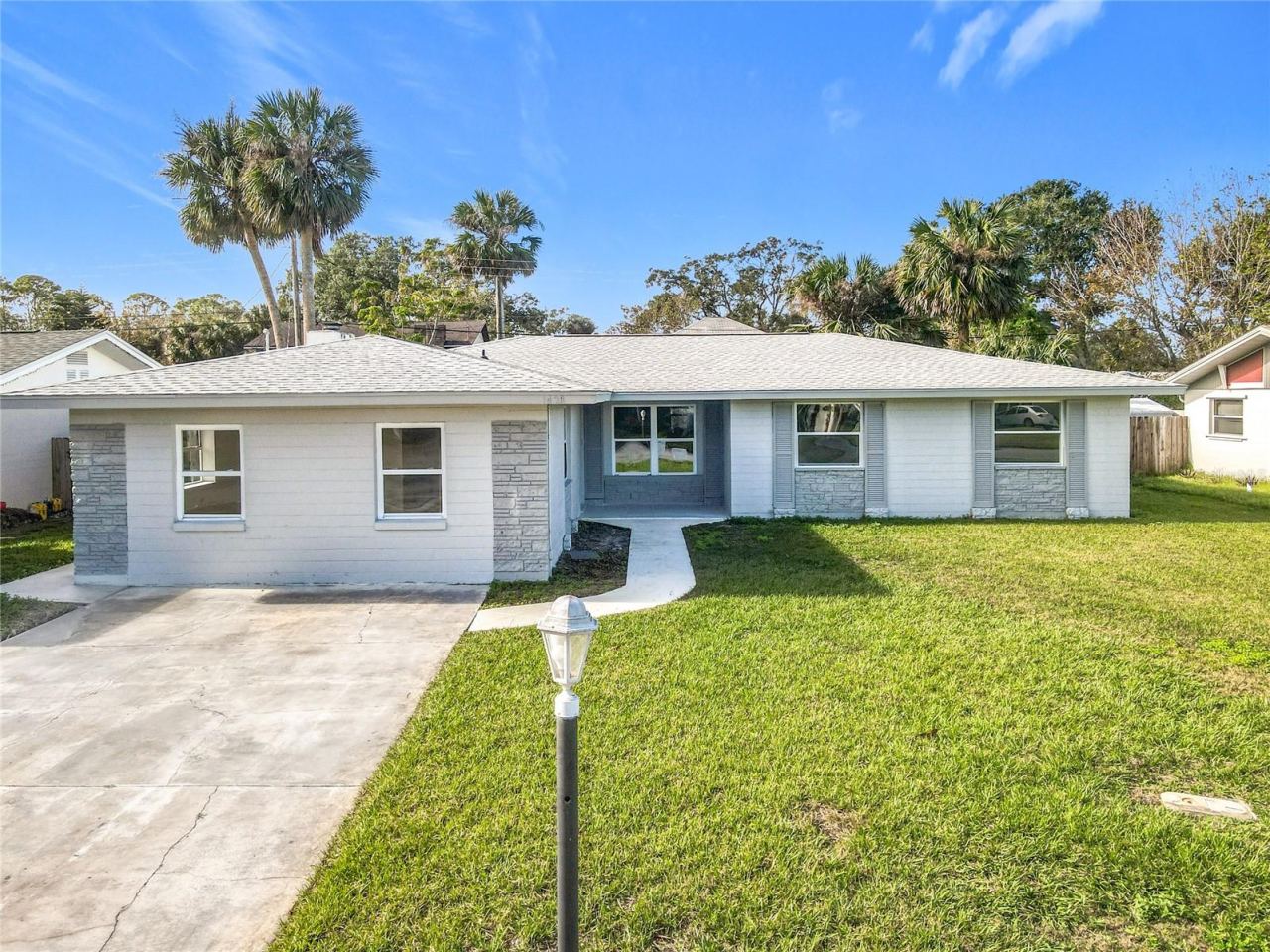 Photo 3 of 1428 Margina Ave, Daytona Beach, FL 32114