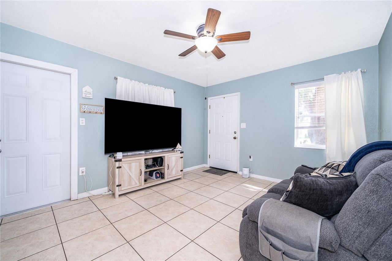 Photo 5 of 800 Dorado Ave, Orlando, FL 32807