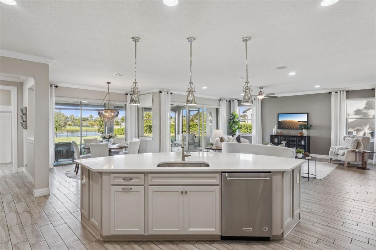 Photo 4 of 17537 Lagoda Ln, Orlando, FL 32820
