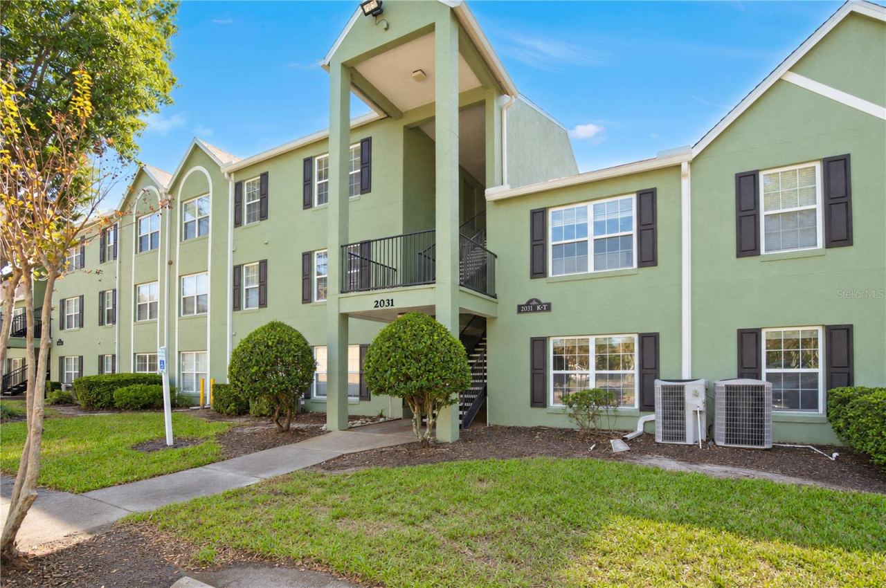 Photo 2 of 2031 Dixie Belle Dr #2031m, Orlando, FL 32812