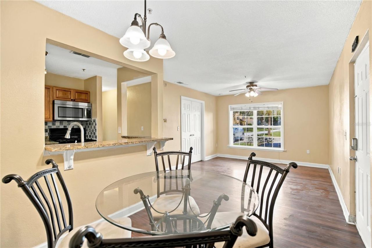 Photo 4 of 2031 Dixie Belle Dr #2031m, Orlando, FL 32812
