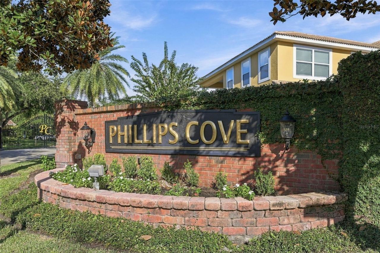Photo 3 of 7002 Phillips Cove Ct, Orlando, FL 32819