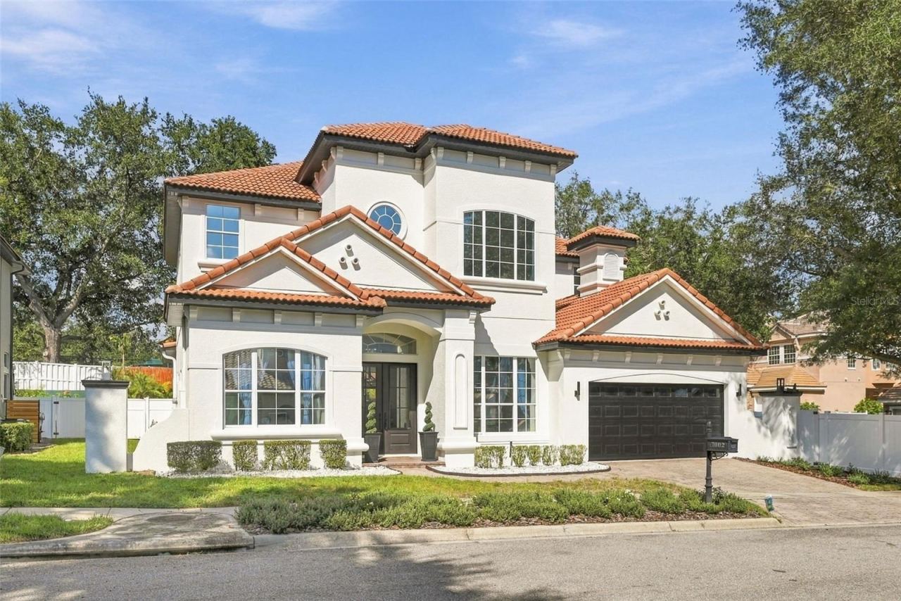 Photo 4 of 7002 Phillips Cove Ct, Orlando, FL 32819