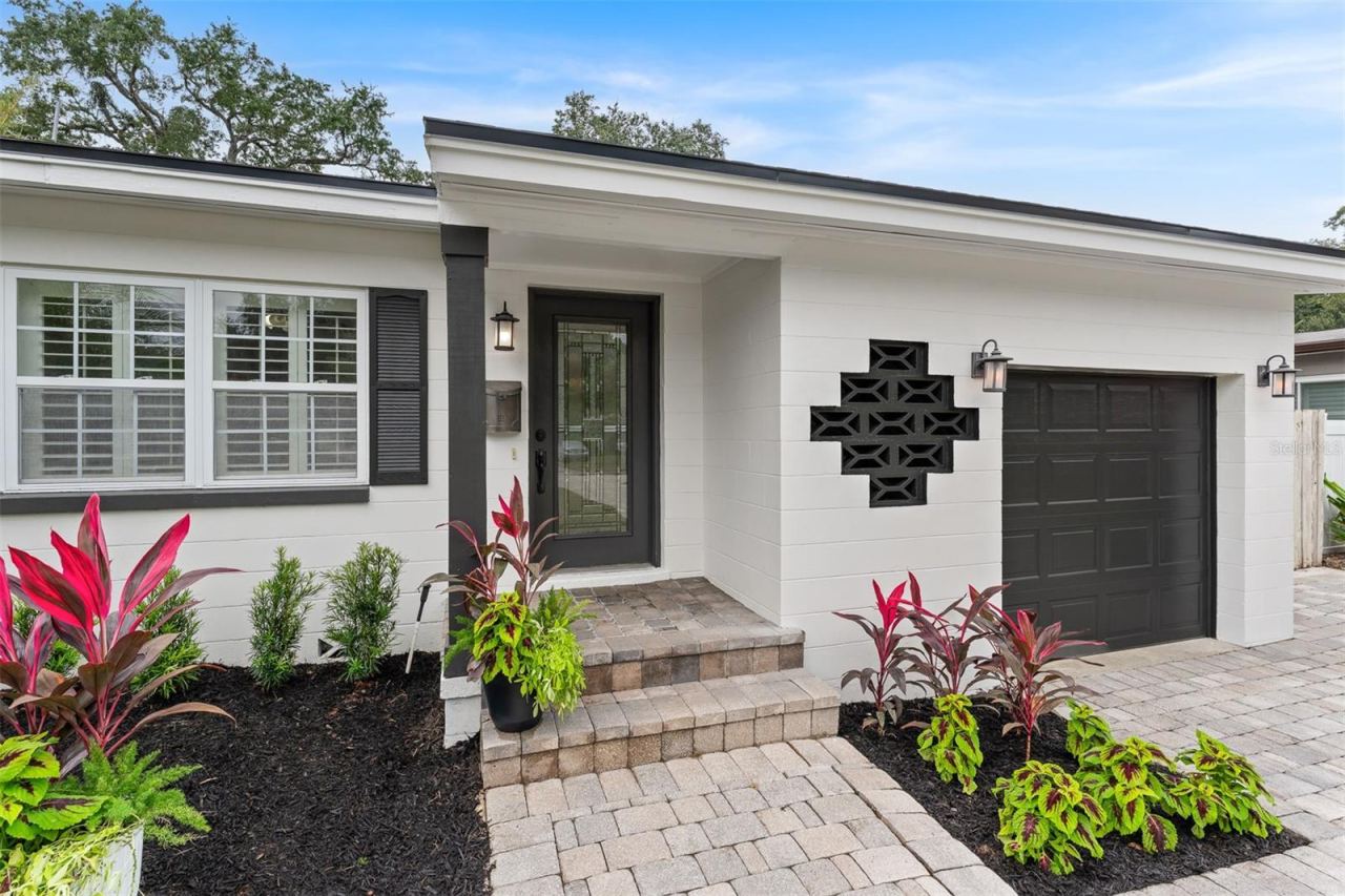 Photo 3 of 1316 Newcastle Dr, Orlando, FL 32806