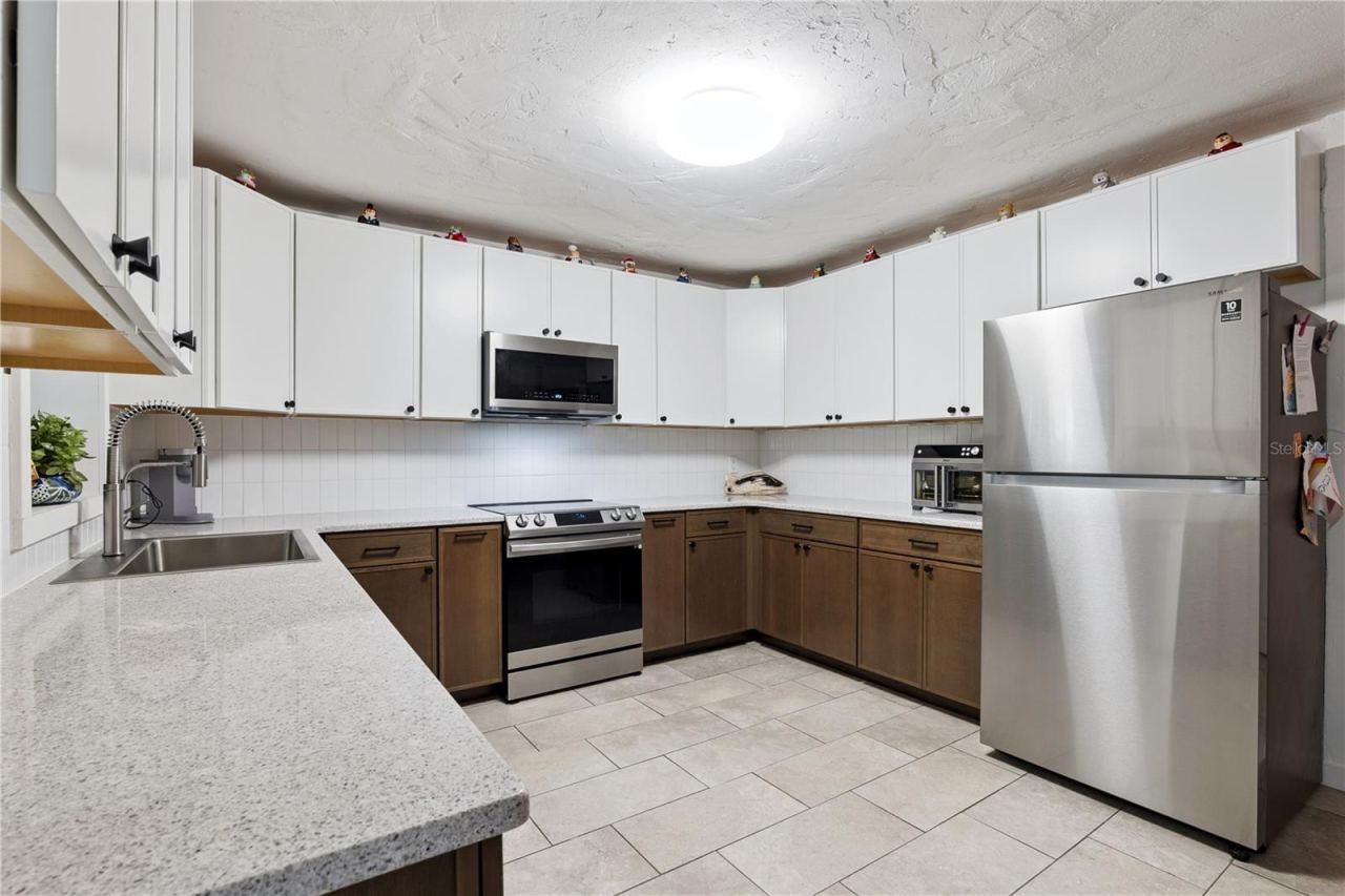 Photo 4 of 1525 Mobile Ave, Holly Hill, FL 32117