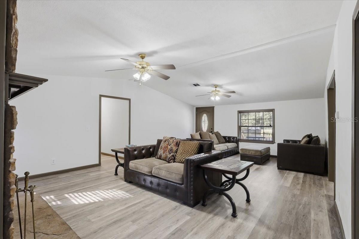 Photo 5 of 9860 Nikolich Ave, Hastings, FL 32145