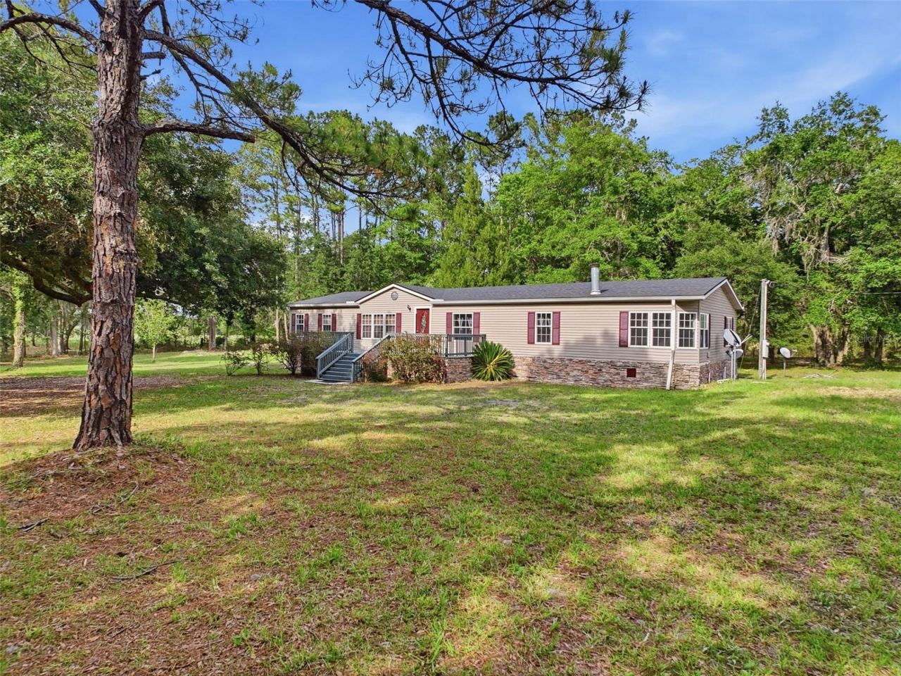 Photo 2 of 17926 Se 49th Pl, Hawthorne, FL 32640