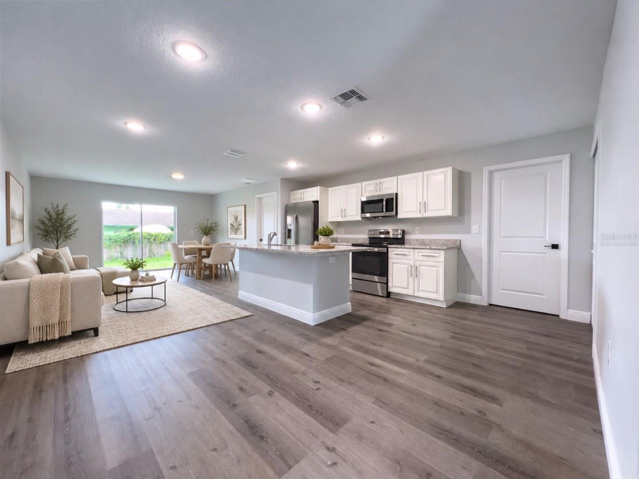 Photo 2 of 1850 Calle Alto Vis, Deland, FL 32724