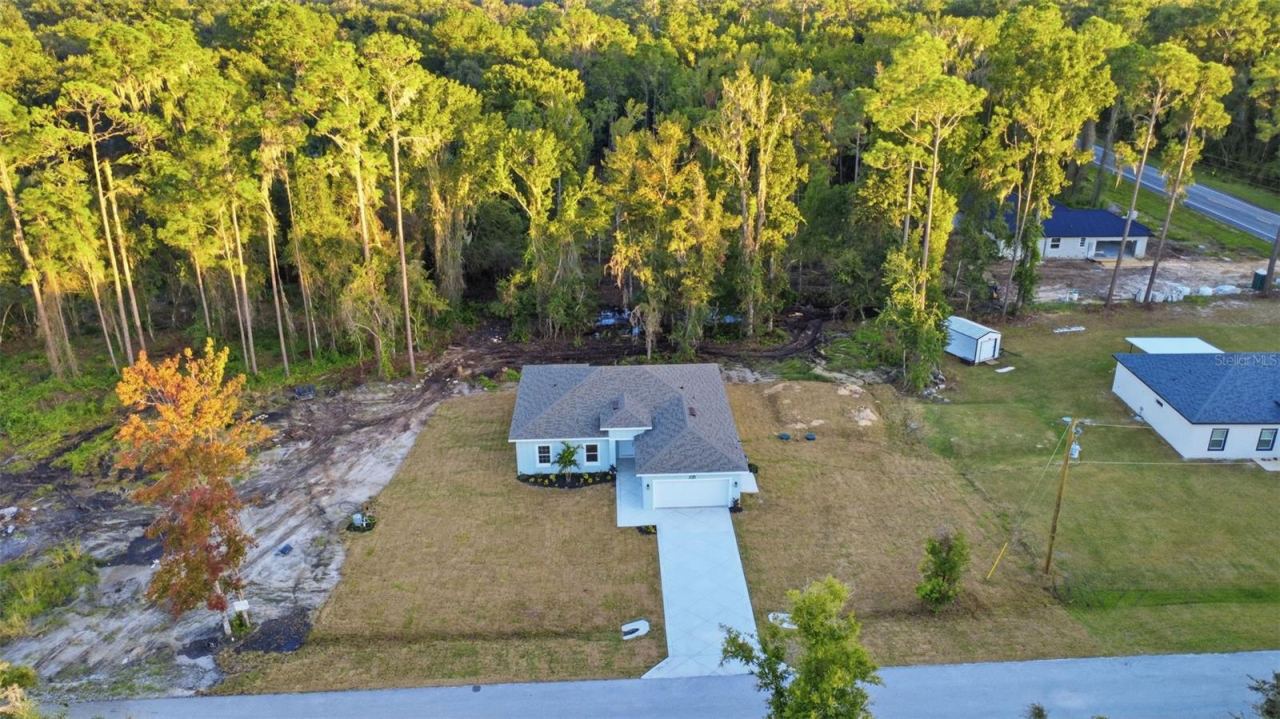 Photo 4 of 109 Mills St, Crescent City, FL 32112