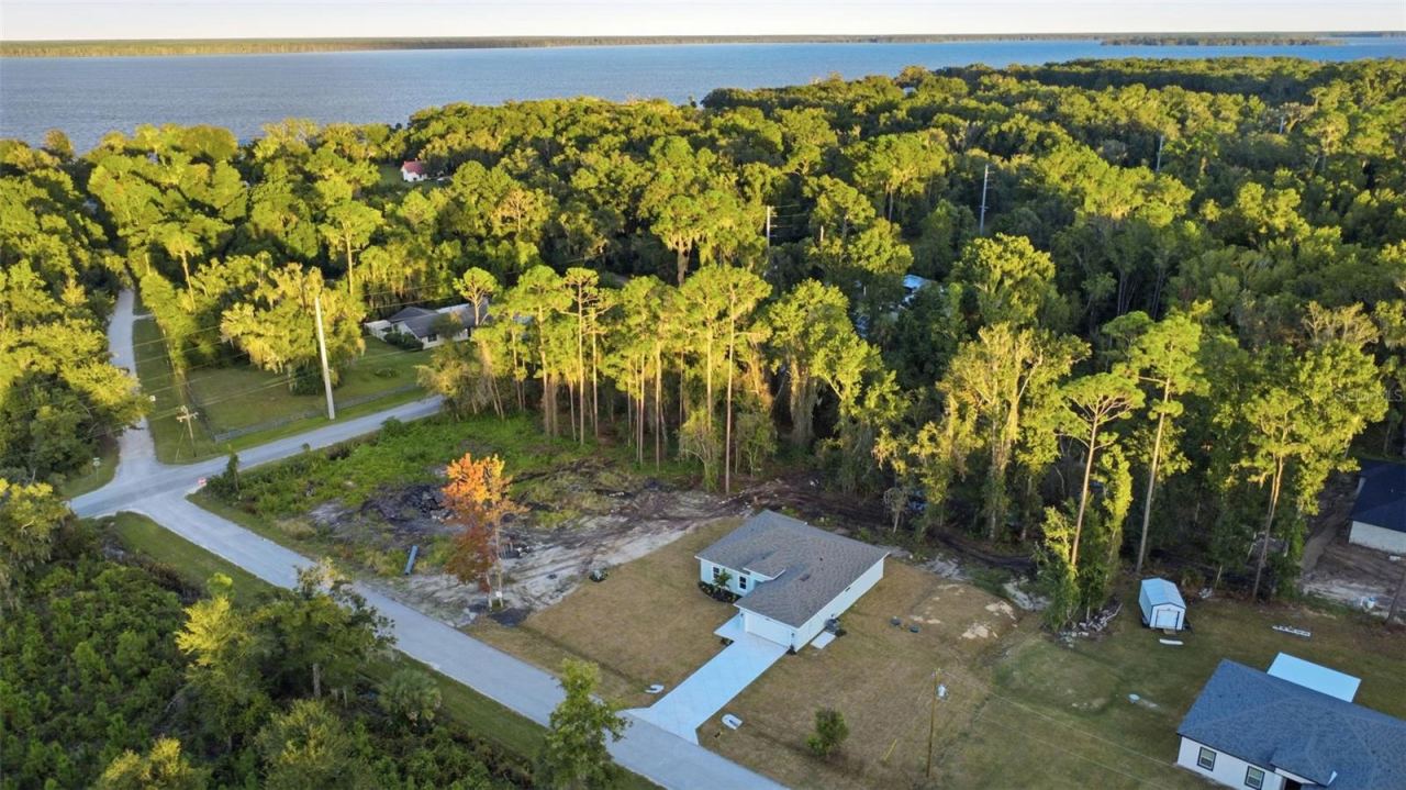Photo 5 of 109 Mills St, Crescent City, FL 32112