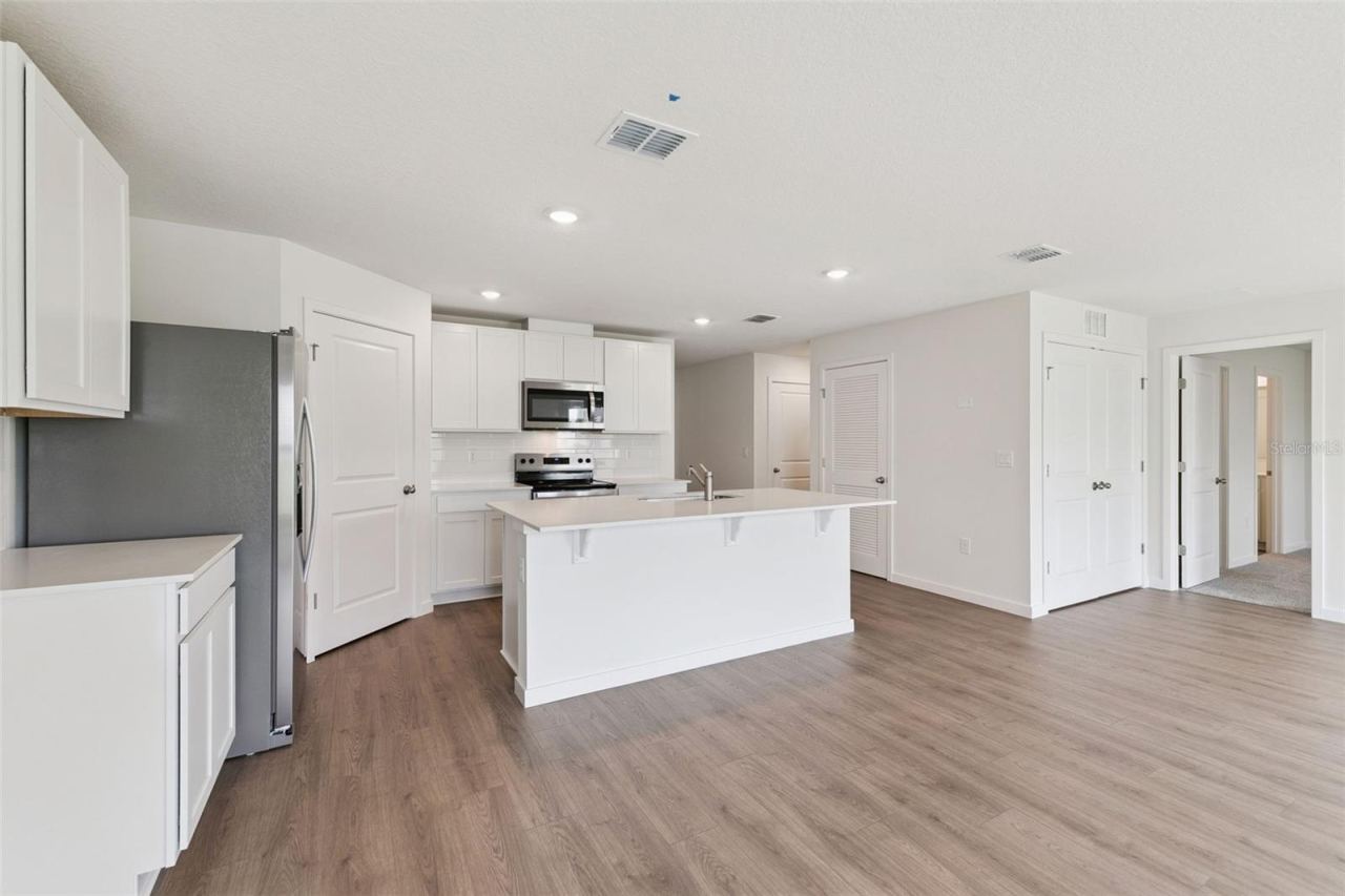 Photo 5 of 678 Pearl St, Deland, FL 32720