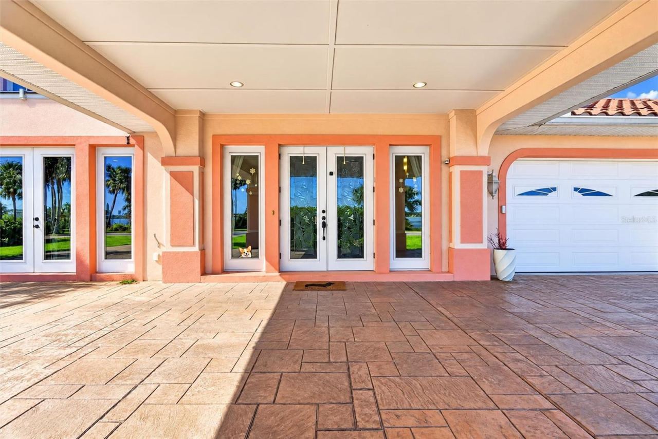 Photo 5 of 912 Riverside Dr, Holly Hill, FL 32117
